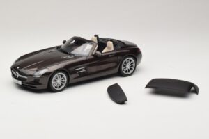Mercedes SLS AMG Sepang Brown Minichamps 1:18 B66960080 Métal — image 3 sur 9