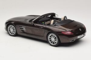 Mercedes SLS AMG Sepang Brown Minichamps 1:18 B66960080 Métal — image 8 sur 9