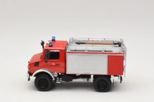 Mercedes Unimog 1300 L TLF 8/18 FF Oberammergau Minichamps 1:43 439033071 Métal — image 3 sur 6