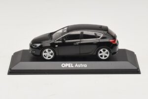 Opel Astra J Noir Minichamps 1:43 ASTRA006 Métal