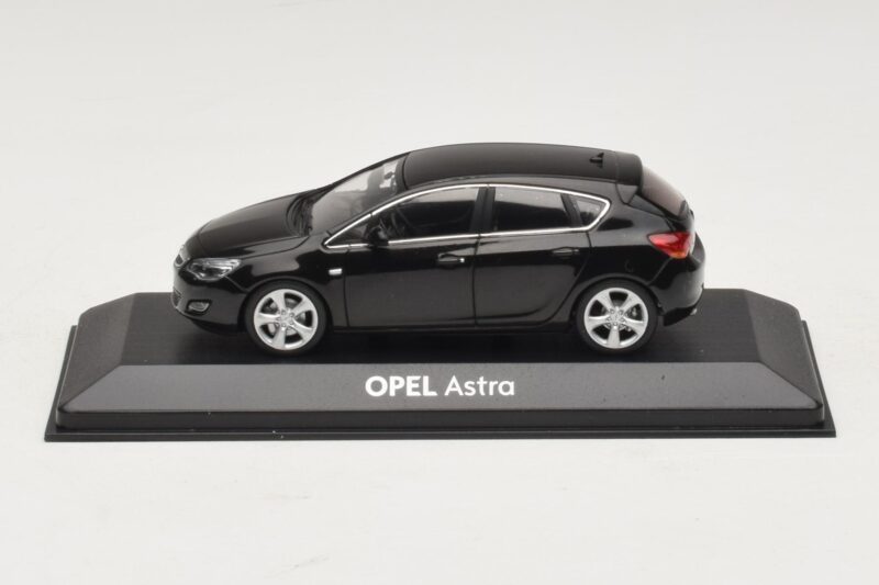 Opel Astra J Noir Minichamps 1:43 ASTRA006 Métal