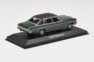Opel Diplomat B Vert Foncé Maxichamps 1:43 940046070 Métal — image 2 sur 4