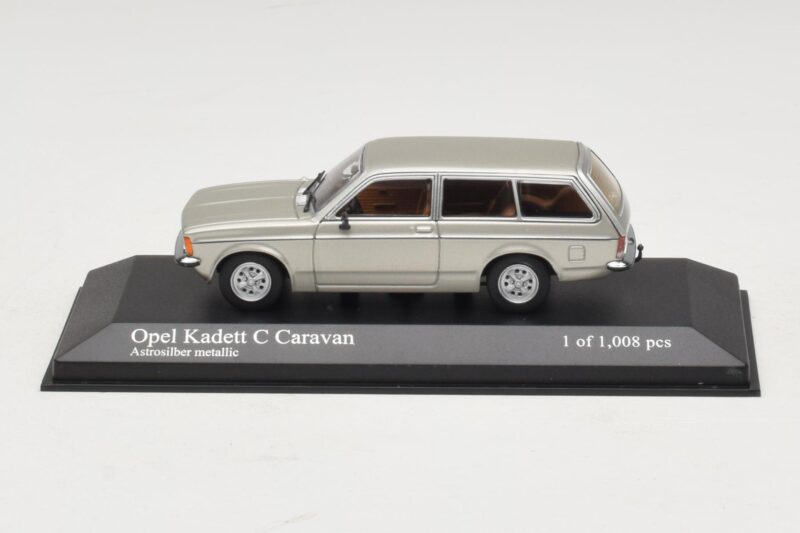 Opel Kadett C Caravan Silver Metallic Minichamps 1:43 Opel Kadett C Caravan Silver Metallic Minichamps 1:43 400048111 Métal