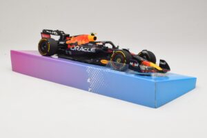 Oracle Red Bull Racing RB18 #11 S. Perez Miami GP 2022 Minichamps 1:18 113220511 Métal — image 4 sur 7