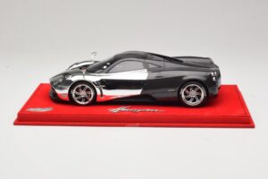 Pagani Huayra Chrome Silver Pièce Unique BBR 1:18 P1873CM Résine — image 3 sur 7