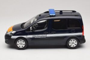 Peugeot Partner Gendarmerie Bleu Foncé Norev 1:18 184890 Métal — image 3 sur 6