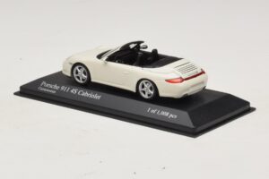 Porsche 911 997 Carrera 4S Cabriolet Blanc Minichamps 1:43 400066431 Métal — image 3 sur 4