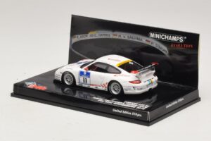 Porsche 911 997 GT3 RS #11 24 Hours Nurburgring 2010 Minichamps 1:43 437106711 Métal — image 3 sur 5