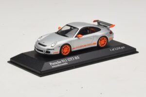 Porsche 911 997 GT3 RS Argent Minichamps 1:43 400066000 Métal — image 2 sur 4