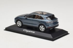 Porsche Cayenne E3 Blue Metallic Minichamps 1:43 WAP0203110J Métal — image 3 sur 4