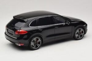 Porsche Cayenne Turbo S 92A Noir Métallisé Minichamps 1:18 110062100 Métal — image 3 sur 8