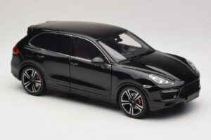 Porsche Cayenne Turbo S 92A Noir Métallisé Minichamps 1:18 110062100 Métal — image 6 sur 8