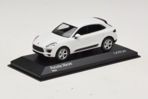 Porsche Macan 95B Blanc Minichamps 1:43 410062601 Métal — image 2 sur 4