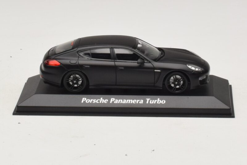 Porsche Panamera 970 Turbo Noir Mat Maxichamps 1:43 940062370 Métal