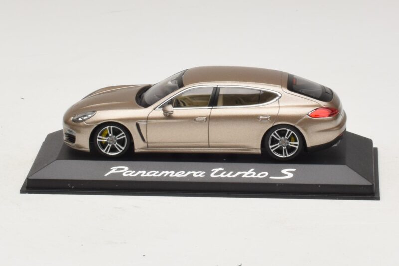 Porsche Panamera 970 Turbo S Bronze Métallisé Minichamps 1:43 Porsche Panamera 970 Turbo S Bronze Métallisé Minichamps 1:43 WAP0200600E Métal