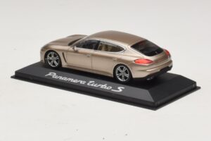 Porsche Panamera 970 Turbo S Bronze Métallisé Minichamps 1:43 WAP0200600E Métal — image 3 sur 4