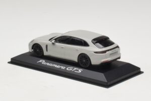 Porsche Panamera GTS 971 Chalk Grey Minichamps 1:43 WAP0207640J Métal — image 3 sur 4