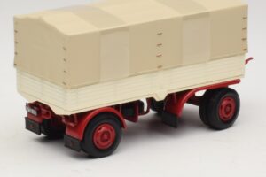 Remorque de Camion Bâche Blanc Rouge Minichamps 1:43 439159096 Métal — image 2 sur 6