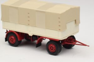 Remorque de Camion Bâche Blanc Rouge Minichamps 1:43 439159096 Métal — image 4 sur 6