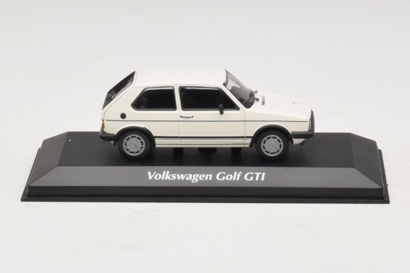 Volkswagen Golf GTI Mk1 Blanc Maxichamps 1:43 940055171 Métal