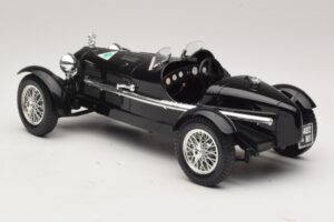 Alfa Romeo 8C Monza Noir Bburago 1:18 3014-P1 Métal — image 5 sur 6