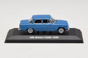 Alfa Romeo Giulia 1600 Bleu Maxichamps 1:43 940120900 Métal