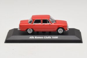 Alfa Romeo Giulia 1600 Rouge Maxichamps 1:43 940120901 Métal