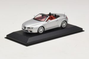 Alfa Romeo Giulia Spider Argent Minichamps 1:43 400120731 Métal — image 2 sur 5