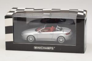 Alfa Romeo Giulia Spider Argent Minichamps 1:43 400120731 Métal — image 5 sur 5