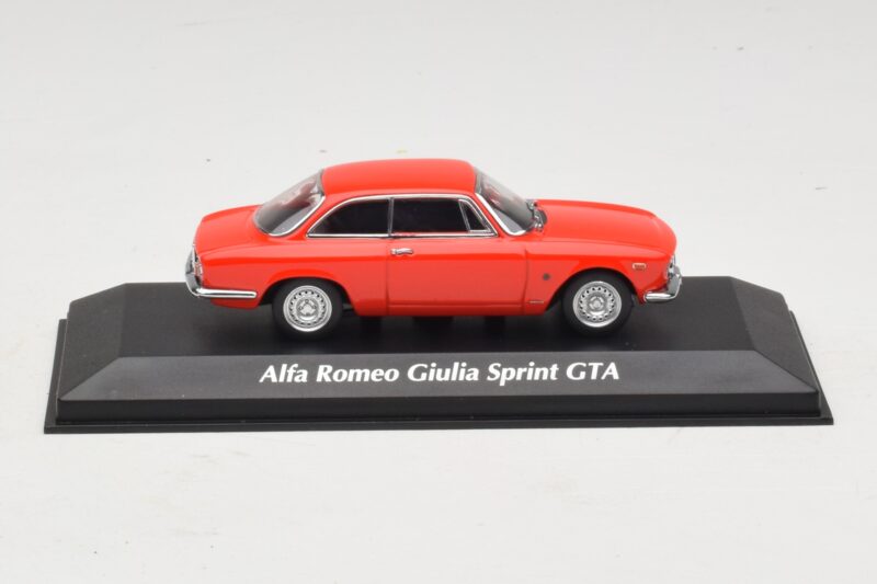 Alfa Romeo Giulia Sprint GTA Rouge Maxichamps 1:43 940120440 Métal