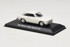 Alfa Romeo Giulia Sprint GTA Blanc Maxichamps 1:43 940120441 Métal — image 3 sur 5