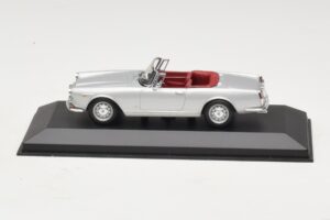 Alfa Romeo Spider 916 3.2 V6 24V Argent Minichamps 1:43 400120330 Métal