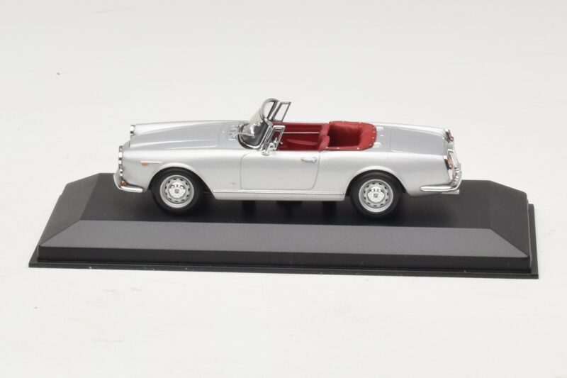 Alfa Romeo Spider 916 3.2 V6 24V Argent Minichamps 1:43 400120330 Métal