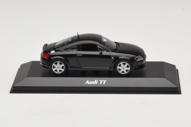 Audi TT 8N Noir Maxichamps 1:43 940017221 Métal