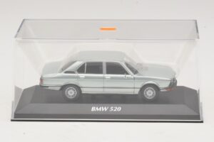 BMW 520 E12 Bleu Clair Métallisé Maxichamps 1:43 940023002 Métal — image 4 sur 5
