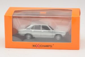 BMW 520 E12 Bleu Clair Métallisé Maxichamps 1:43 940023002 Métal — image 5 sur 5