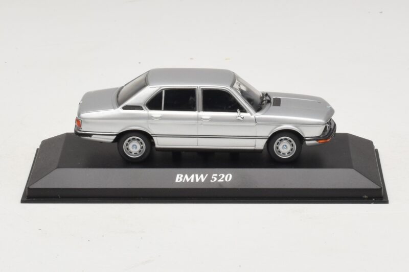 BMW 520 E12 Argent Maxichamps 1:43 940023000 Diecast
