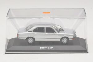 BMW 520 E12 Argent Maxichamps 1:43 940023000 Diecast — image 4 sur 5