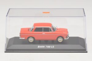BMW 700 LS Rouge Maxichamps 1:43 940023701 Métal — image 4 sur 5