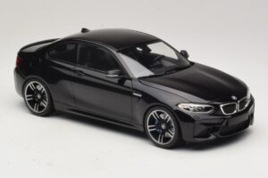 BMW M2 F87 Noir Métallisé Minichamps 1:18 155026100 Métal — image 4 sur 6
