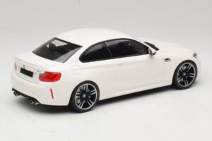 BMW M2 F87 Blanc Minichamps 1:18 155026104 Métal — image 2 sur 6