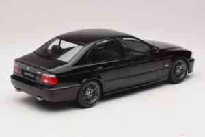 BMW M5 E39 Noir KK-Scale 1:18 KKDC181623 Métal — image 2 sur 6