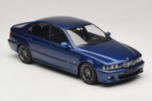 BMW M5 E39 Bleu Métallisé KK-Scale 1:18 KKDC181621 Métal — image 4 sur 6