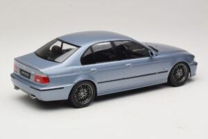 BMW M5 E39 Silverstone Blue Metallic KK-Scale 1:18 KKDC181622 Métal — image 2 sur 6