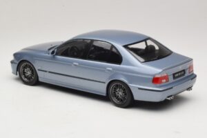 BMW M5 E39 Silverstone Blue Metallic KK-Scale 1:18 KKDC181622 Métal — image 5 sur 6