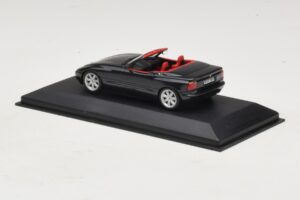 BMW Z1 Vert Foncé Avec Intérieur Rouge Minichamps 1:43 BMW021 Métal — image 3 sur 5