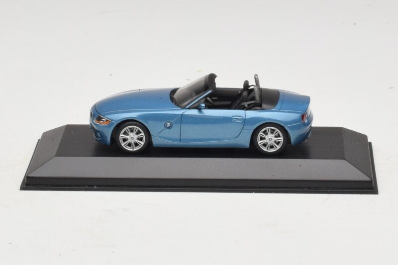 BMW Z4 E85 Bleu Clair Métallisé Boîte De Remplacement Minichamps 1:43 80420144054-R1 Diecast