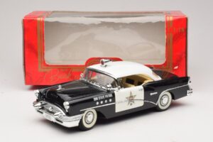 Buick Century Sun State Patrol Mira 1:18 6118 Métal — image 8 sur 8