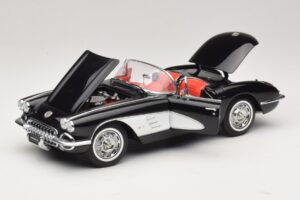 Chevrolet Corvette C1 Tuxedo Black AUTOart 1:18 71142 Diecast — image 2 sur 8