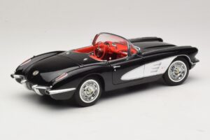 Chevrolet Corvette C1 Tuxedo Black AUTOart 1:18 71142 Diecast — image 3 sur 8